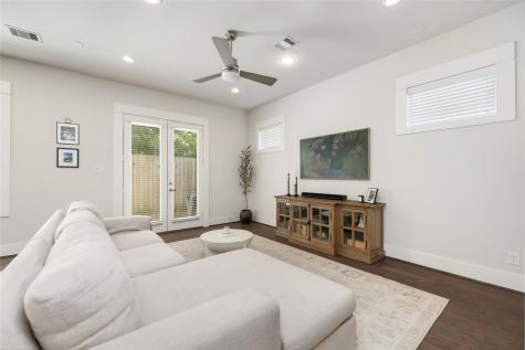 808 Woodcrest Drive A Houston TX 77018