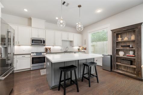 808 Woodcrest Drive A Houston TX 77018