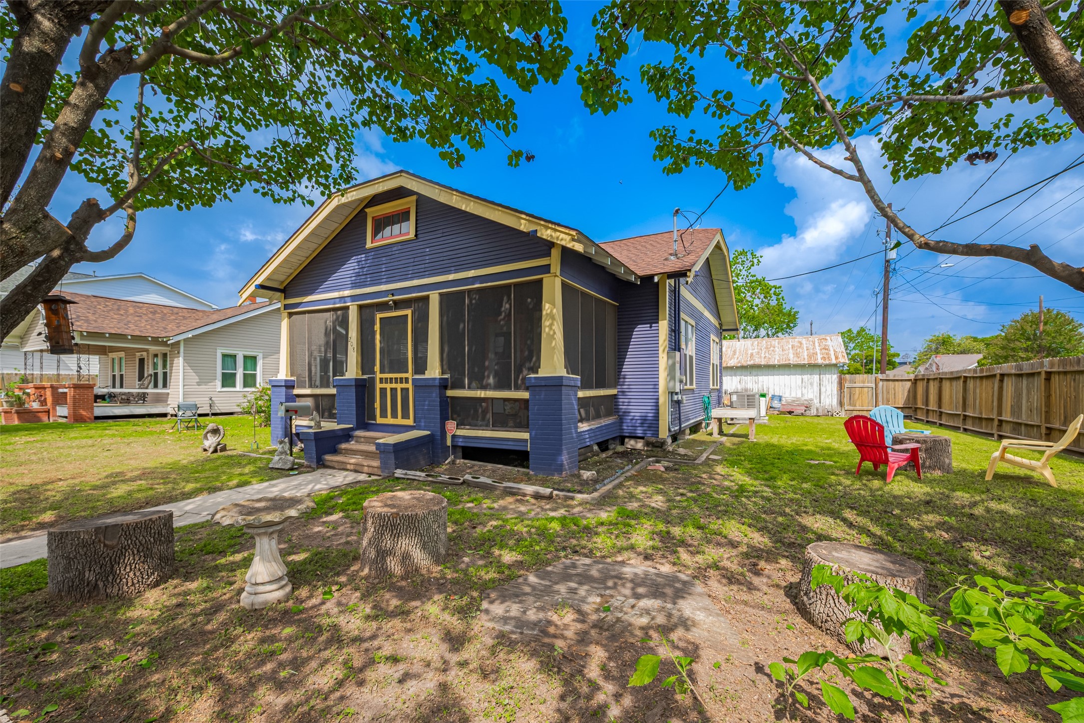 208 Goldenrod Street Houston TX 77009