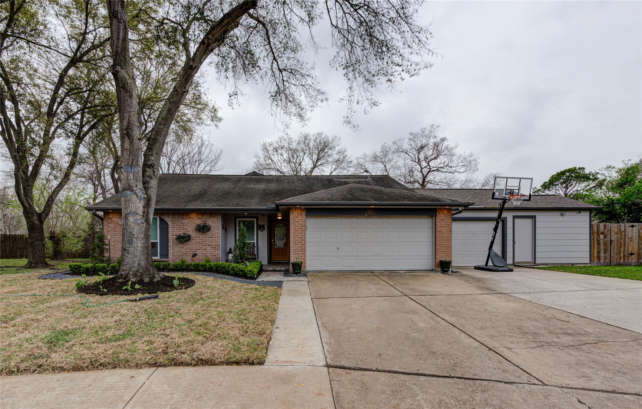 2523 Maple Tree Court Stafford TX 77477