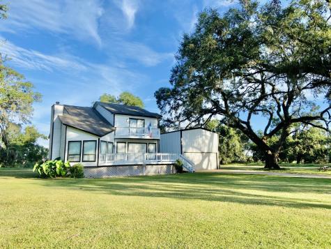 152 Horse Shoe Trail Angleton TX 77515