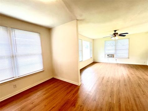 528 E Milam Street La Grange TX 78945