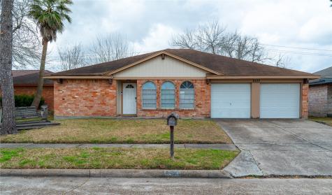 2530 Colonial Ridge Drive Friendswood TX 77546