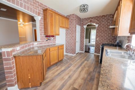 10006 Wood Leaf Court Baytown TX 77521