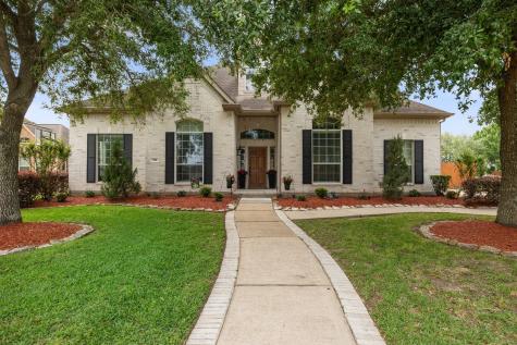 518 W Lake Drive Friendswood TX 77546