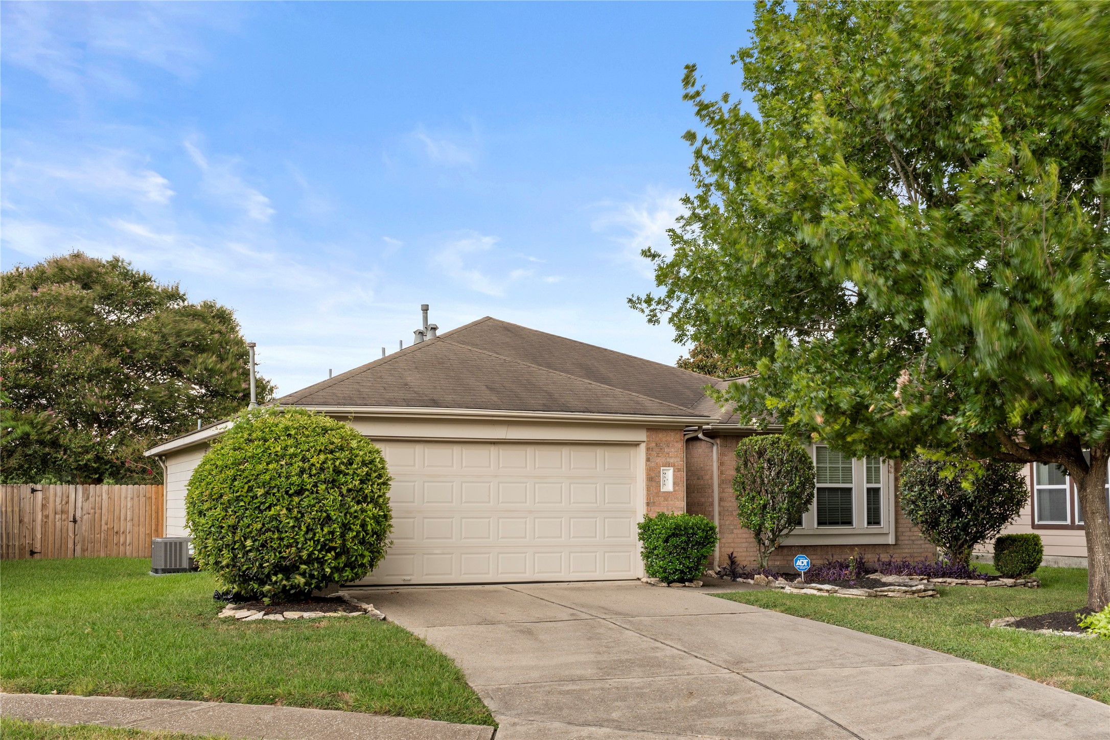 9515 Summer Laurel Lane Houston TX 77088