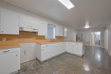8017 Colorado Street Wharton TX 77488