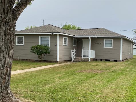 1407 W 6th Street Freeport TX 77541