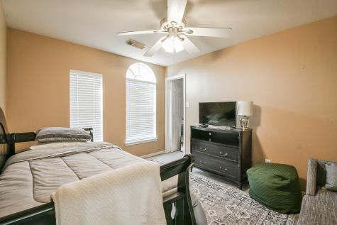 8623 Rose Garden Drive Houston TX 77083