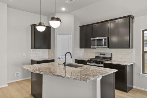 1016 Shoal Creek Trail Conroe TX 77304