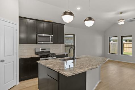 1016 Shoal Creek Trail Conroe TX 77304