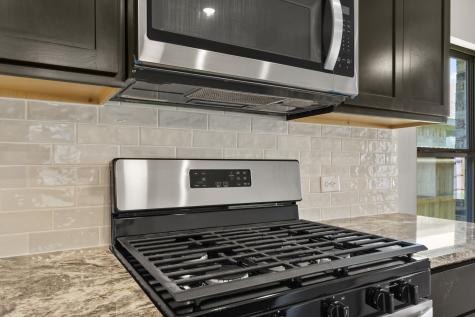 1016 Shoal Creek Trail Conroe TX 77304