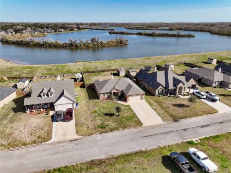 437 Twin Lakes Boulevard W West Columbia TX 77486