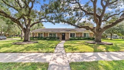 11003 Crestmore Street Houston TX 77096