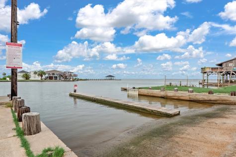 23401 4th Avenue Galveston TX 77554