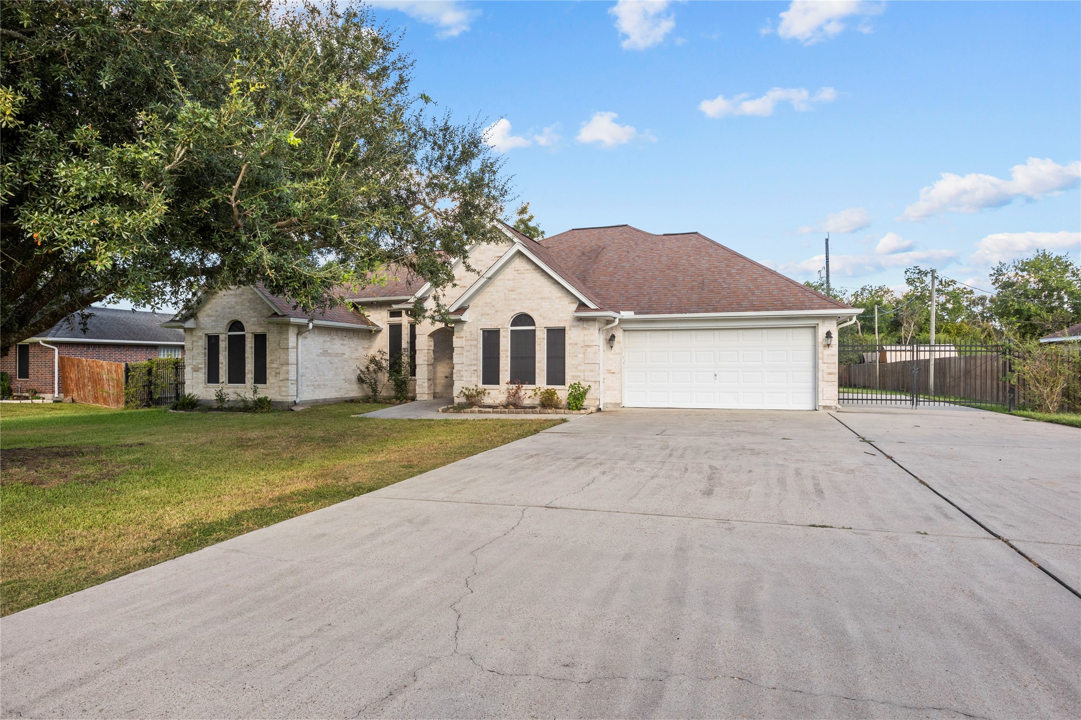 2115 Magnolia Bend Baytown TX 77523