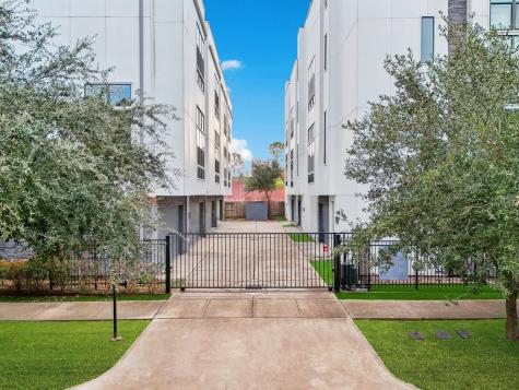 2822 Clay Street Houston TX 77003