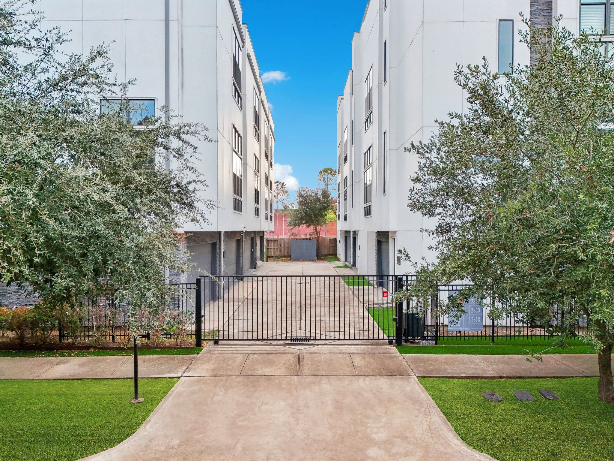 2822 Clay Street Houston TX 77003