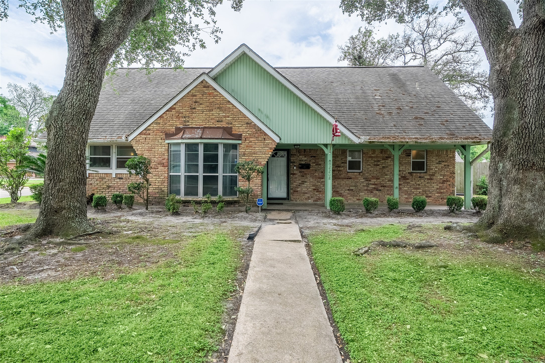 2208 N Fisher Court Pasadena TX 77502