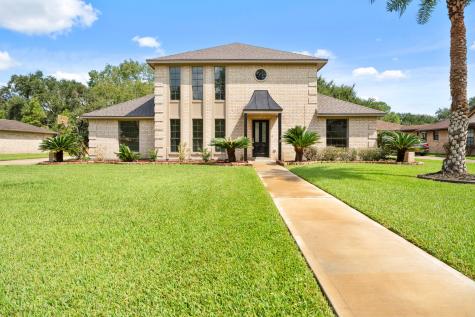 1811 Talon Drive Friendswood TX 77546