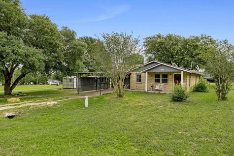 821 S Mill Street Flatonia TX 78941