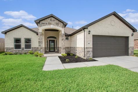 411 Wellshire Drive West Columbia TX 77486