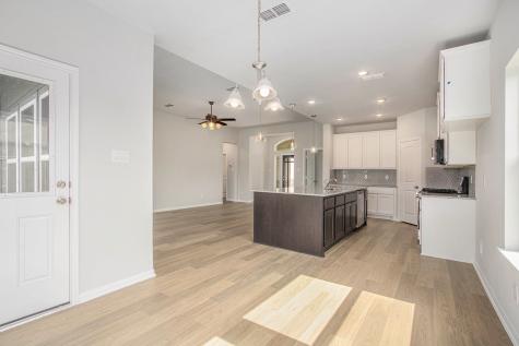 411 Wellshire Drive West Columbia TX 77486