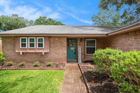 524 Belmont Drive Friendswood TX 77546