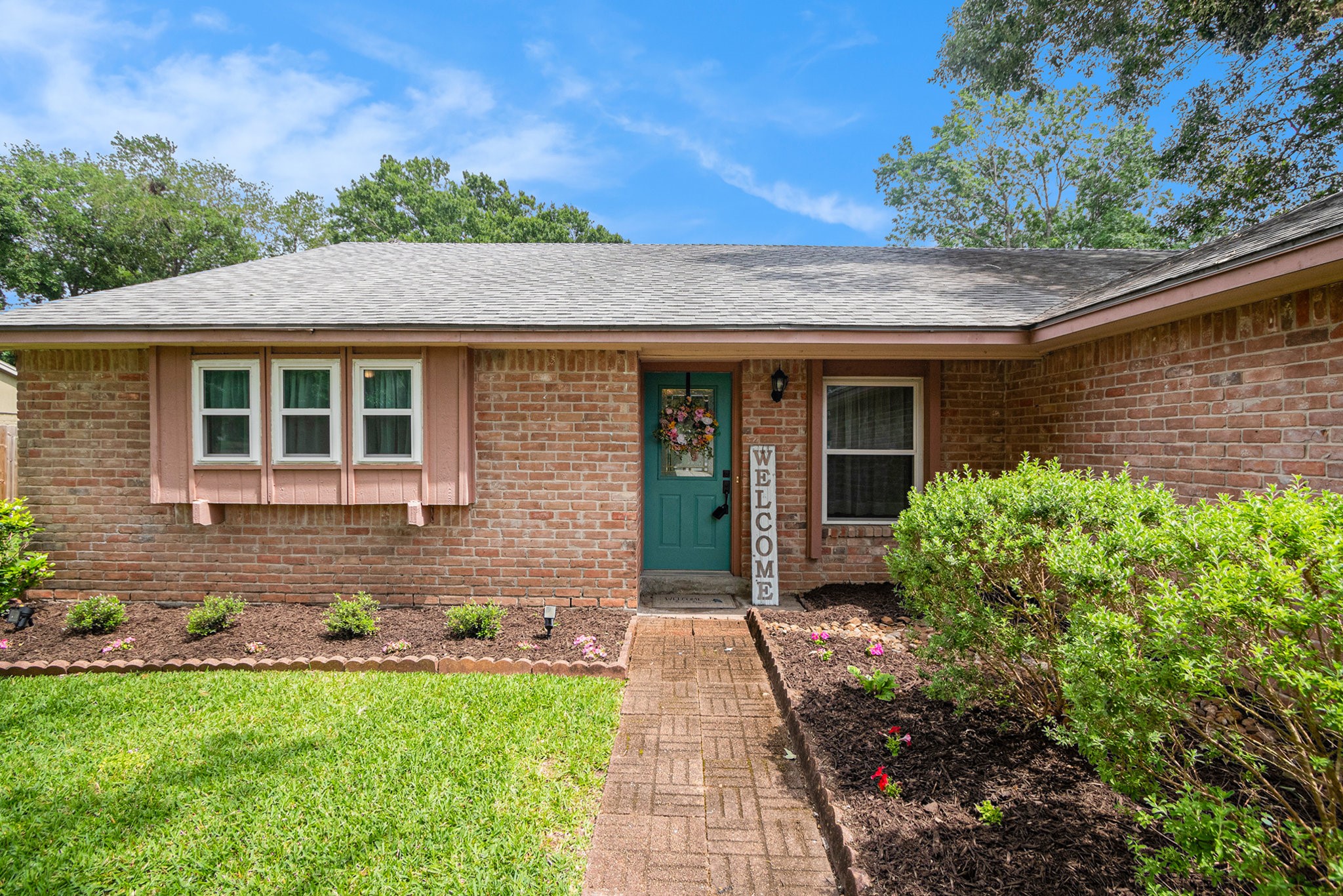 524 Belmont Drive Friendswood TX 77546