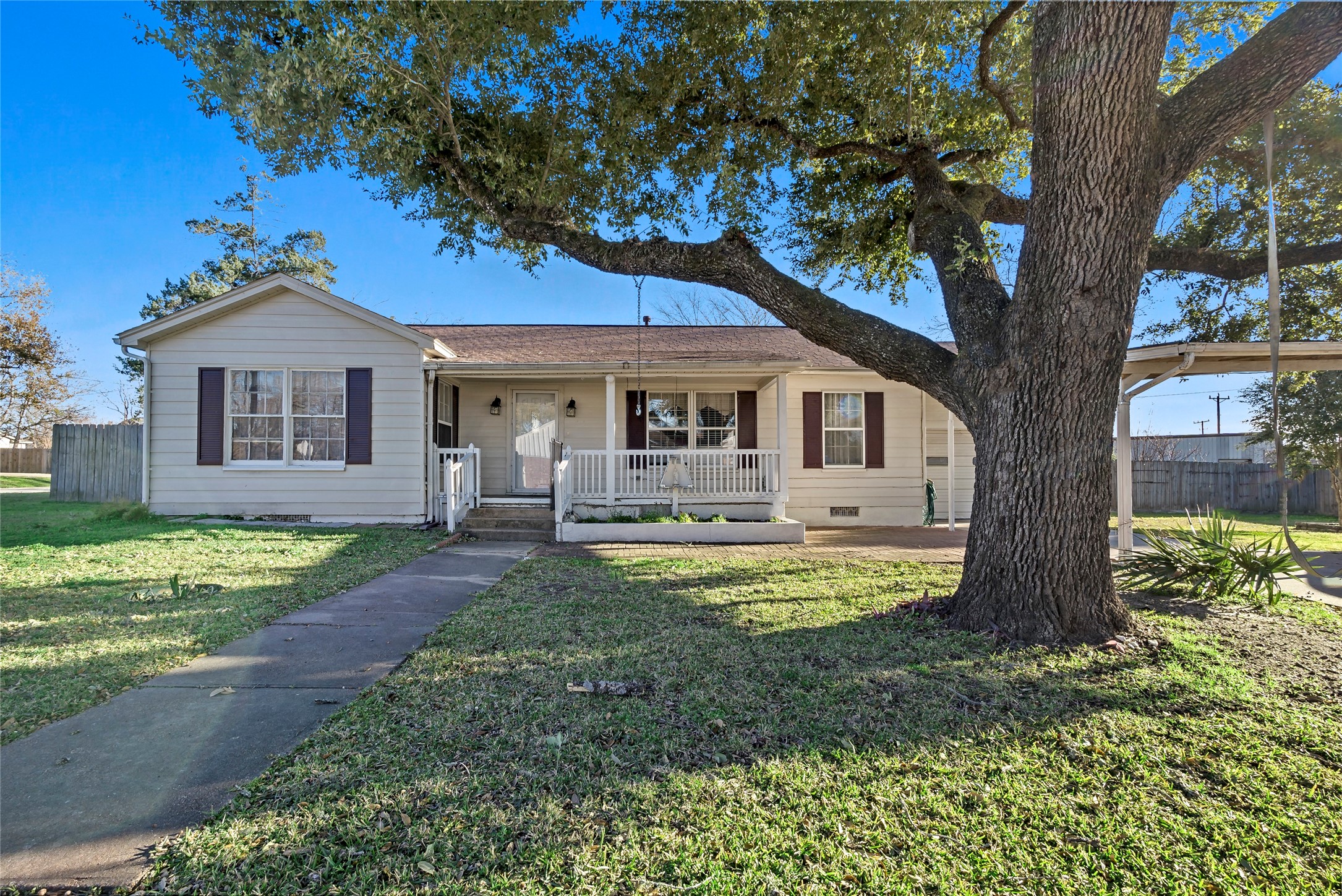 308 Gibbs Street Navasota TX 77868