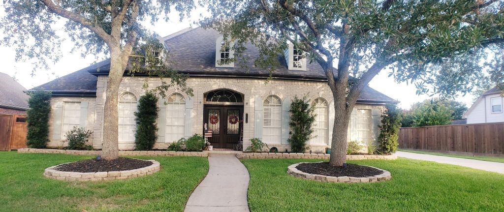 1213 Hawkhill Drive Friendswood TX 77546