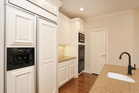 106 N Wynden Estates Court Houston TX 77056