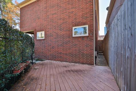 106 N Wynden Estates Court Houston TX 77056
