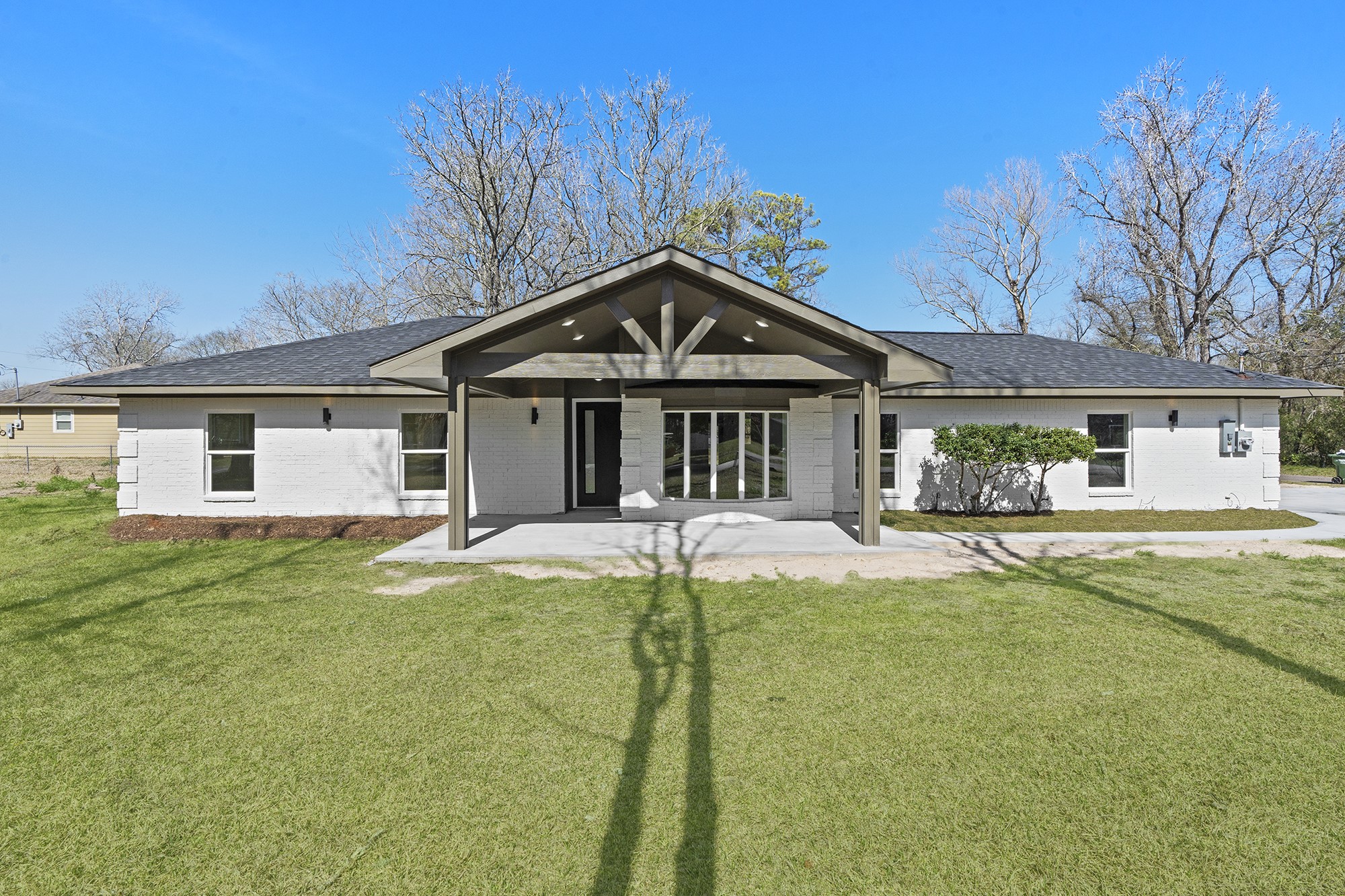 102 W Austin Street Dayton TX 77535