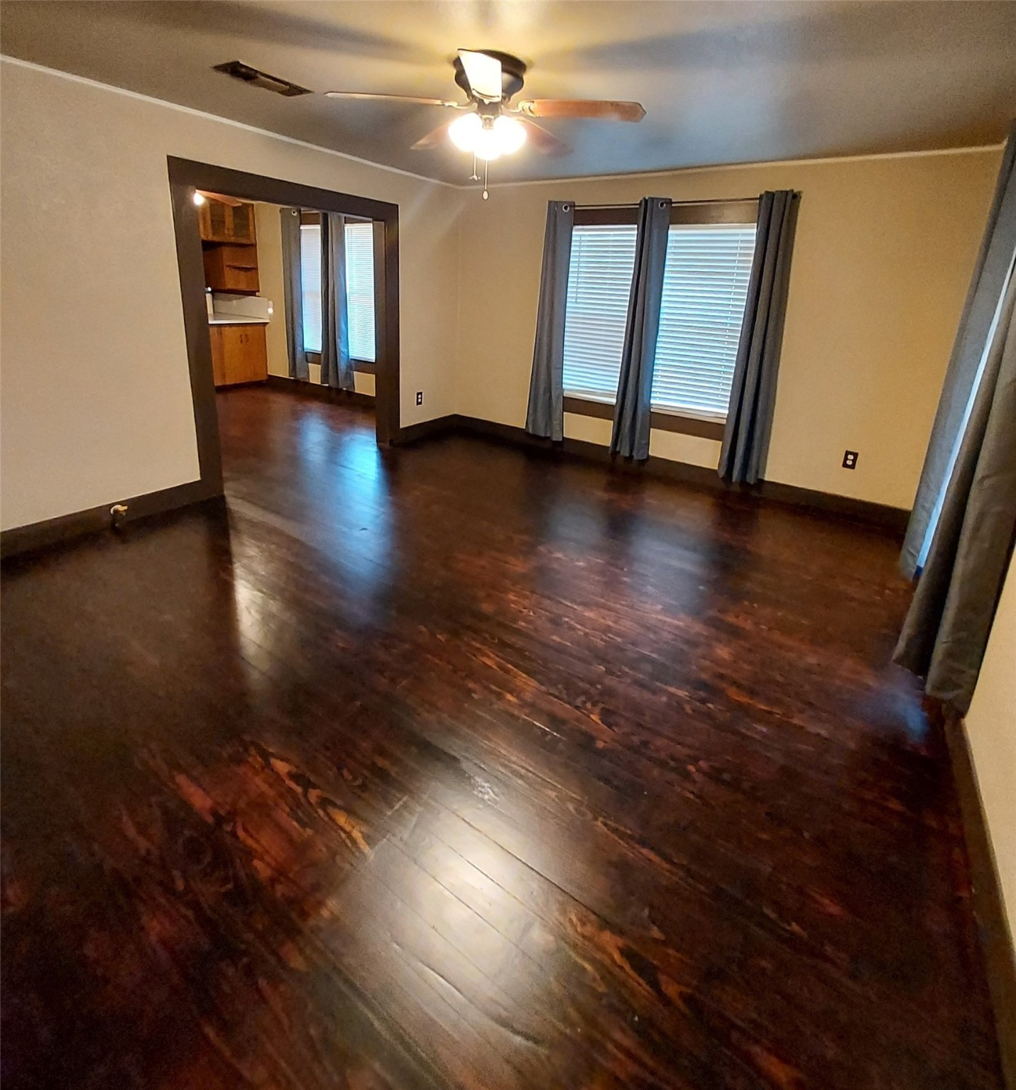 305 Sycamore Street Grapeland TX 75844