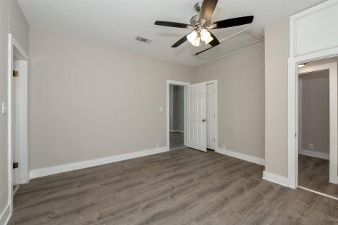 203 N Texas Street Madisonville TX 77864
