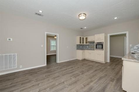 203 N Texas Street Madisonville TX 77864