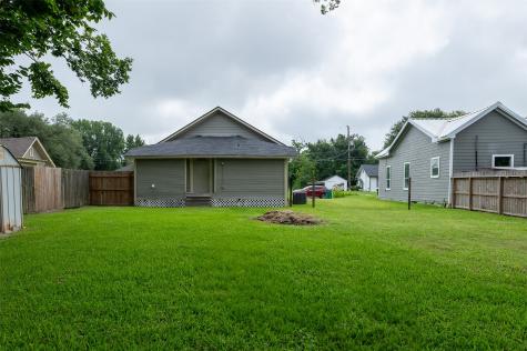 203 N Texas Street Madisonville TX 77864