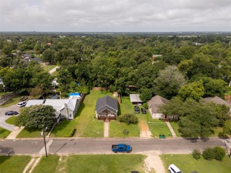 203 N Texas Street Madisonville TX 77864