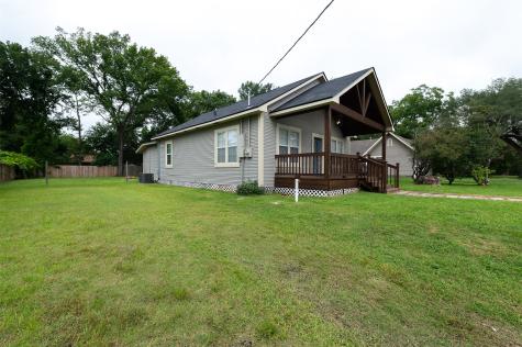 203 N Texas Street Madisonville TX 77864