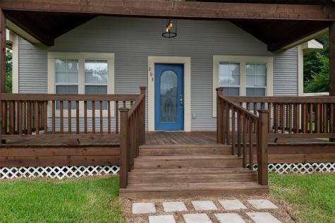203 N Texas Street Madisonville TX 77864