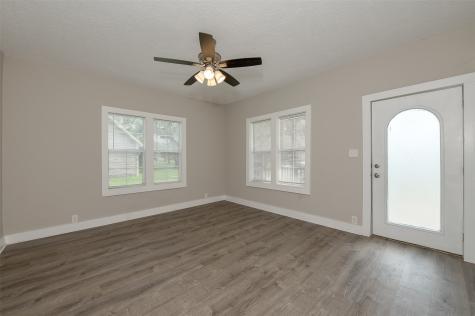 203 N Texas Street Madisonville TX 77864