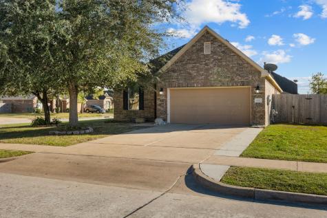 6102 Trout Court Pearland TX 77581