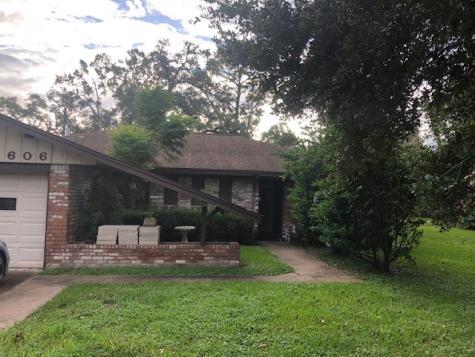 606 Sycamore Street Lake Jackson TX 77566