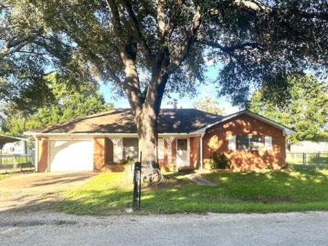 203 Ella Street East Bernard TX 77435