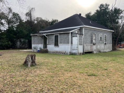 1945 Brooklyn Street Beaumont TX 77701