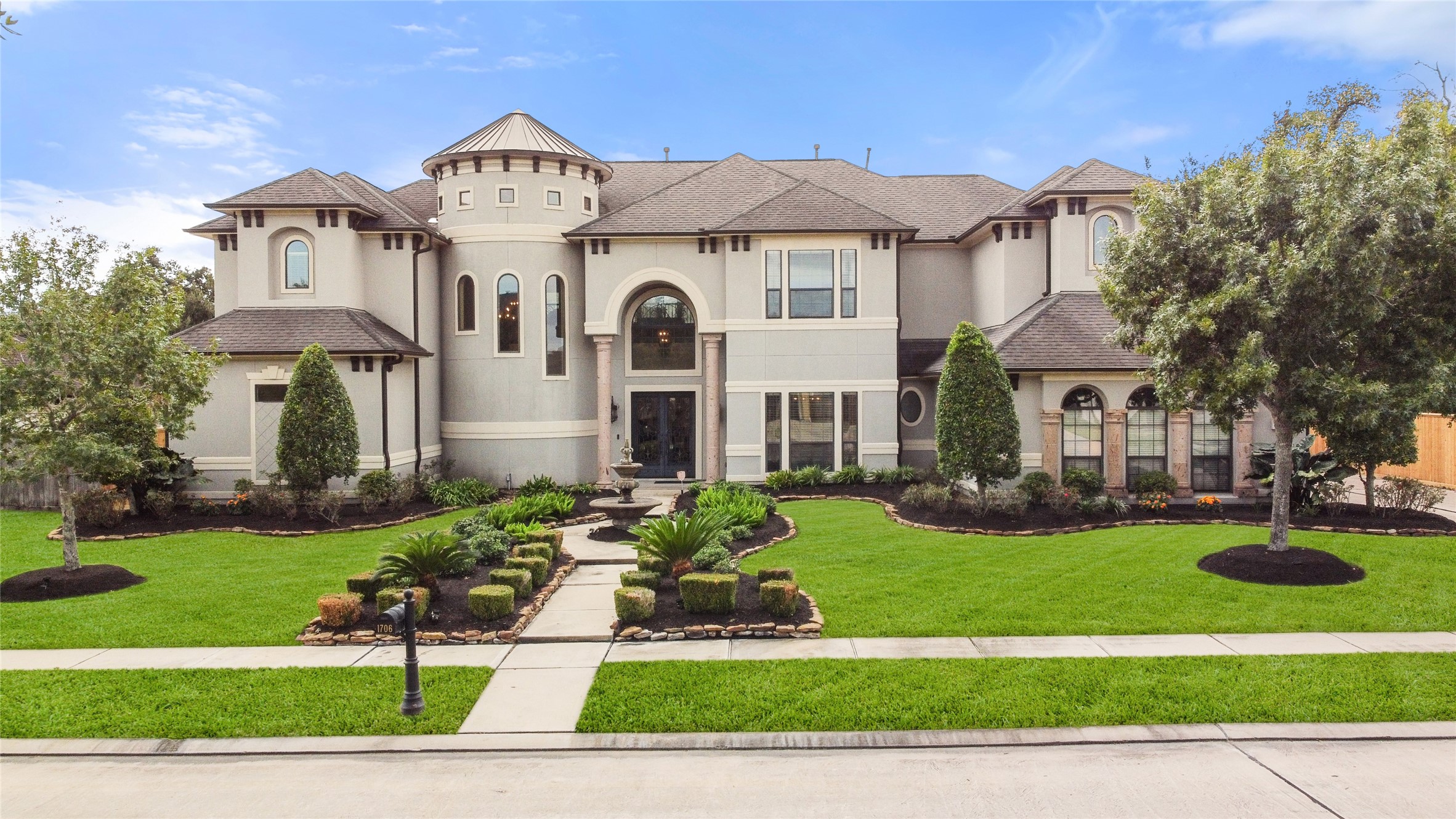 1706 Hunters Trail Friendswood TX 77546