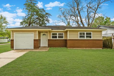 1401 W Snyder Street Alvin TX 77511