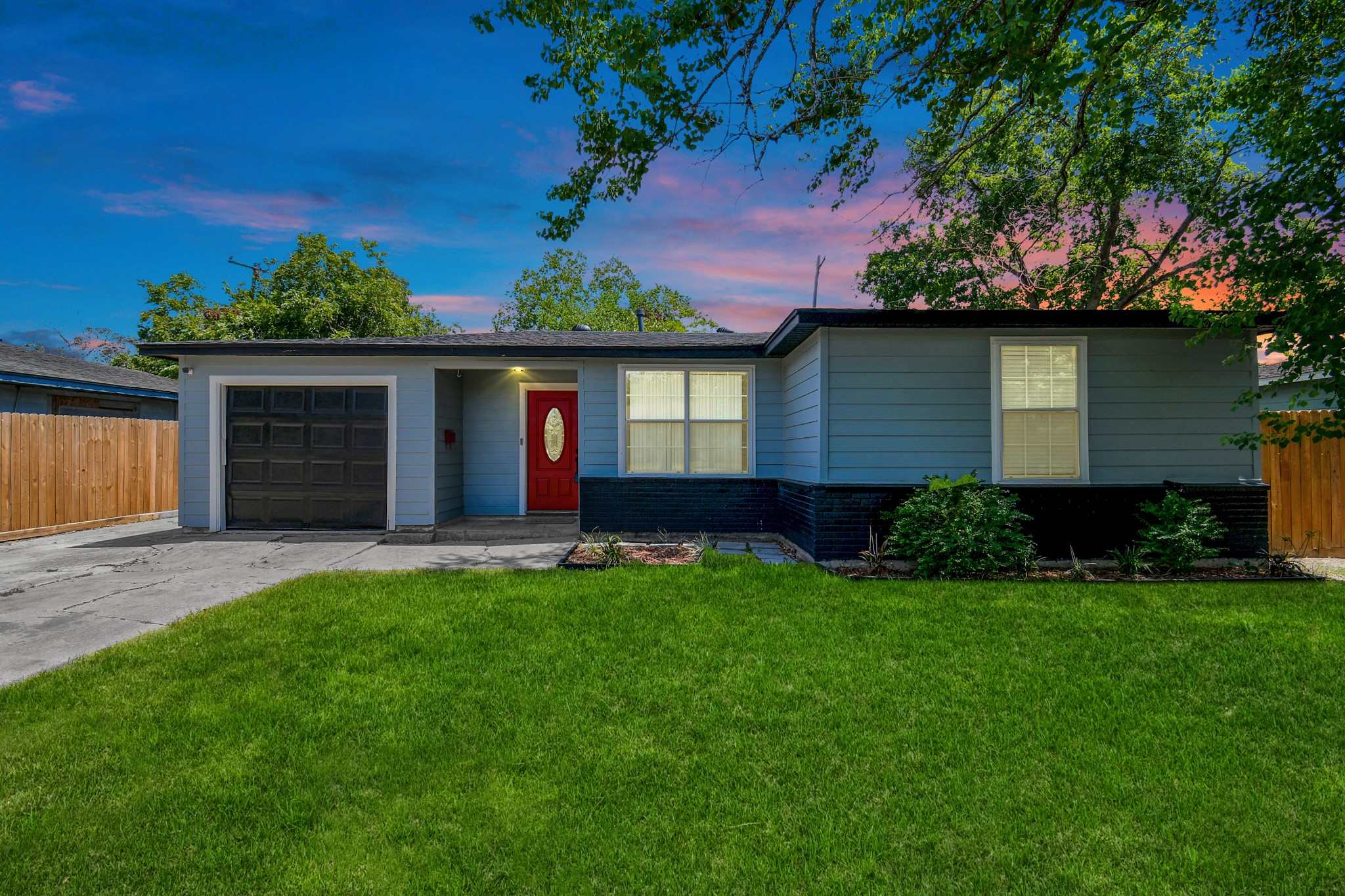 1805 Cleveland Street Pasadena TX 77502