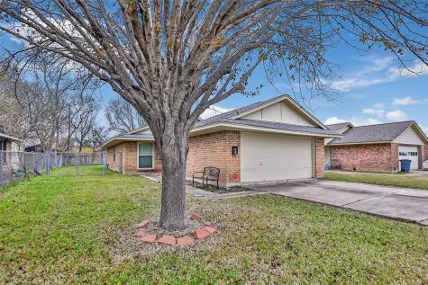 505 N 11th Street La Porte TX 77571